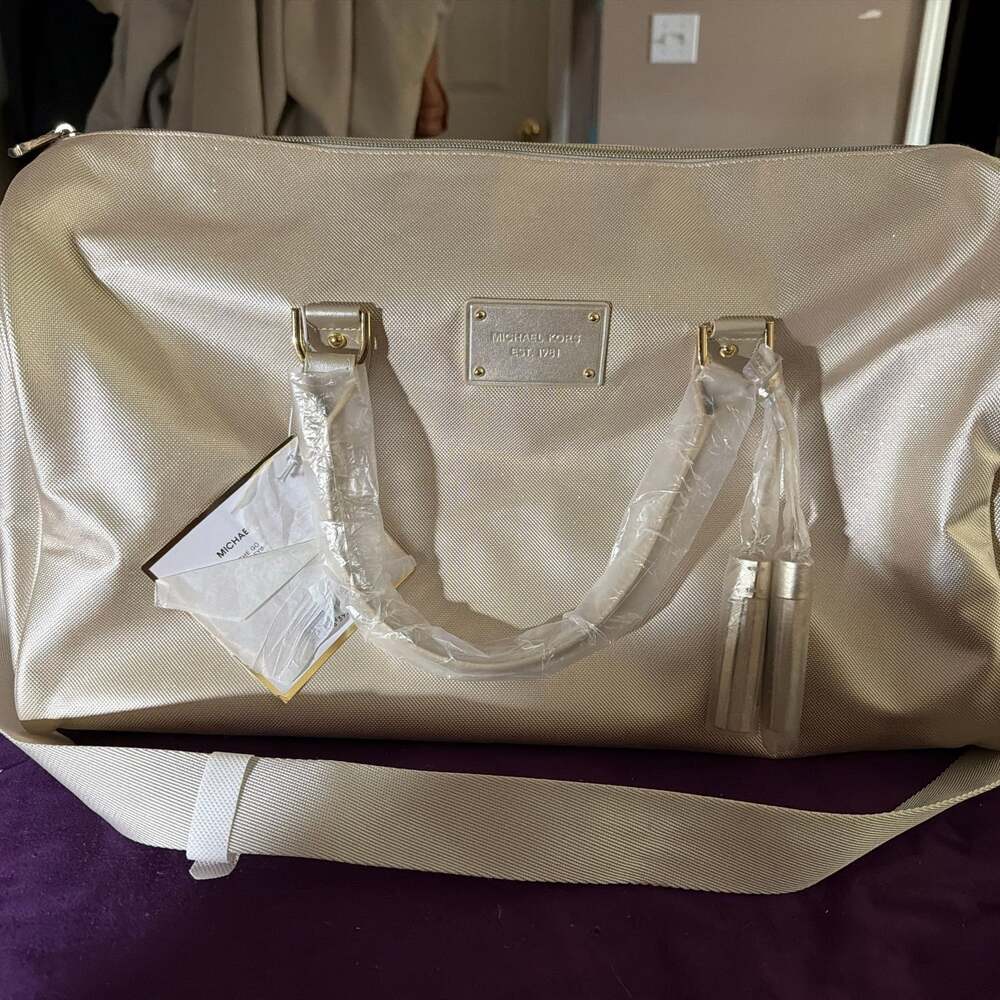 Michael Kors Crossbody Duffel Bag Overnight Sparkle and Beige - Picture 2 of 8